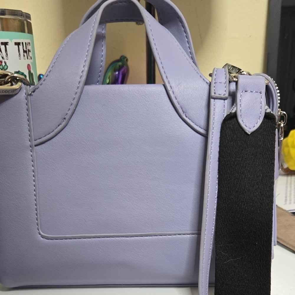 Lavender Handbag - Picture 2 of 3
